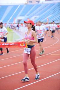 BIB: 7054
                            <button type="button" onclick="openModal(5975579)" class="btn btn-primary btn-sm float-right btn-popup" data-toggle="modal" data-target=".modal-high-quality">
                        <i class="fas fa-shopping-cart"></i> Add to Cart
                    </button>
                                            <button type="button" onclick="isThisMe(5975579, true)" class="btn btn-success btn-sm float-right btn-popup btn-isme hidden" data-toggle="tooltip" data-placement="bottom" title="นี่คือรูปของคุณใช่ไหม คลิกที่นี่เพื่อเอาเข้าอัลบั้ม">
                        <i class="fas fa-plus"></i> Add to album
                    </button>
                    <button type="button" onclick="isThisMe(5975579, false)" class="btn btn-warning btn-sm float-right btn-popup btn-isnotme hidden">
                        <i class="fas fa-ban"></i> Remove from album
                    </button>