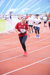 BIB: 4003
                            <button type="button" onclick="openModal(5975764)" class="btn btn-primary btn-sm float-right btn-popup" data-toggle="modal" data-target=".modal-high-quality">
                        <i class="fas fa-shopping-cart"></i> Add to Cart
                    </button>
                                            <button type="button" onclick="isThisMe(5975764, true)" class="btn btn-success btn-sm float-right btn-popup btn-isme hidden" data-toggle="tooltip" data-placement="bottom" title="นี่คือรูปของคุณใช่ไหม คลิกที่นี่เพื่อเอาเข้าอัลบั้ม">
                        <i class="fas fa-plus"></i> Add to album
                    </button>
                    <button type="button" onclick="isThisMe(5975764, false)" class="btn btn-warning btn-sm float-right btn-popup btn-isnotme hidden">
                        <i class="fas fa-ban"></i> Remove from album
                    </button>