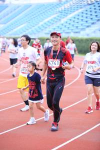 BIB: 4741, 8762, 285
                            <button type="button" onclick="openModal(5971369)" class="btn btn-primary btn-sm float-right btn-popup" data-toggle="modal" data-target=".modal-high-quality">
                        <i class="fas fa-shopping-cart"></i> Add to Cart
                    </button>
                                            <button type="button" onclick="isThisMe(5971369, true)" class="btn btn-success btn-sm float-right btn-popup btn-isme hidden" data-toggle="tooltip" data-placement="bottom" title="นี่คือรูปของคุณใช่ไหม คลิกที่นี่เพื่อเอาเข้าอัลบั้ม">
                        <i class="fas fa-plus"></i> Add to album
                    </button>
                    <button type="button" onclick="isThisMe(5971369, false)" class="btn btn-warning btn-sm float-right btn-popup btn-isnotme hidden">
                        <i class="fas fa-ban"></i> Remove from album
                    </button>