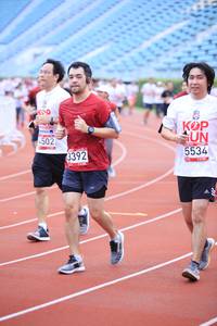 BIB: 5534, 502, 3392
                            <button type="button" onclick="openModal(5973150)" class="btn btn-primary btn-sm float-right btn-popup" data-toggle="modal" data-target=".modal-high-quality">
                        <i class="fas fa-shopping-cart"></i> Add to Cart
                    </button>
                                            <button type="button" onclick="isThisMe(5973150, true)" class="btn btn-success btn-sm float-right btn-popup btn-isme hidden" data-toggle="tooltip" data-placement="bottom" title="นี่คือรูปของคุณใช่ไหม คลิกที่นี่เพื่อเอาเข้าอัลบั้ม">
                        <i class="fas fa-plus"></i> Add to album
                    </button>
                    <button type="button" onclick="isThisMe(5973150, false)" class="btn btn-warning btn-sm float-right btn-popup btn-isnotme hidden">
                        <i class="fas fa-ban"></i> Remove from album
                    </button>