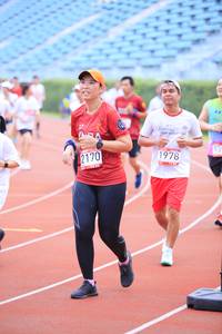 BIB: 1978, 2170
                            <button type="button" onclick="openModal(5977295)" class="btn btn-primary btn-sm float-right btn-popup" data-toggle="modal" data-target=".modal-high-quality">
                        <i class="fas fa-shopping-cart"></i> Add to Cart
                    </button>
                                            <button type="button" onclick="isThisMe(5977295, true)" class="btn btn-success btn-sm float-right btn-popup btn-isme hidden" data-toggle="tooltip" data-placement="bottom" title="นี่คือรูปของคุณใช่ไหม คลิกที่นี่เพื่อเอาเข้าอัลบั้ม">
                        <i class="fas fa-plus"></i> Add to album
                    </button>
                    <button type="button" onclick="isThisMe(5977295, false)" class="btn btn-warning btn-sm float-right btn-popup btn-isnotme hidden">
                        <i class="fas fa-ban"></i> Remove from album
                    </button>