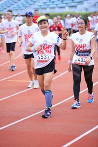 BIB: 4537, 2404
                            <button type="button" onclick="openModal(5975731)" class="btn btn-primary btn-sm float-right btn-popup" data-toggle="modal" data-target=".modal-high-quality">
                        <i class="fas fa-shopping-cart"></i> Add to Cart
                    </button>
                                            <button type="button" onclick="isThisMe(5975731, true)" class="btn btn-success btn-sm float-right btn-popup btn-isme hidden" data-toggle="tooltip" data-placement="bottom" title="นี่คือรูปของคุณใช่ไหม คลิกที่นี่เพื่อเอาเข้าอัลบั้ม">
                        <i class="fas fa-plus"></i> Add to album
                    </button>
                    <button type="button" onclick="isThisMe(5975731, false)" class="btn btn-warning btn-sm float-right btn-popup btn-isnotme hidden">
                        <i class="fas fa-ban"></i> Remove from album
                    </button>