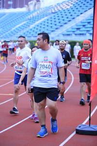 BIB: 6358, 7040, 1894
                            <button type="button" onclick="openModal(5947886)" class="btn btn-primary btn-sm float-right btn-popup" data-toggle="modal" data-target=".modal-high-quality">
                        <i class="fas fa-shopping-cart"></i> Add to Cart
                    </button>
                                            <button type="button" onclick="isThisMe(5947886, true)" class="btn btn-success btn-sm float-right btn-popup btn-isme hidden" data-toggle="tooltip" data-placement="bottom" title="นี่คือรูปของคุณใช่ไหม คลิกที่นี่เพื่อเอาเข้าอัลบั้ม">
                        <i class="fas fa-plus"></i> Add to album
                    </button>
                    <button type="button" onclick="isThisMe(5947886, false)" class="btn btn-warning btn-sm float-right btn-popup btn-isnotme hidden">
                        <i class="fas fa-ban"></i> Remove from album
                    </button>