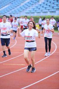 BIB: 113, 280, 1857
                            <button type="button" onclick="openModal(5972792)" class="btn btn-primary btn-sm float-right btn-popup" data-toggle="modal" data-target=".modal-high-quality">
                        <i class="fas fa-shopping-cart"></i> Add to Cart
                    </button>
                                            <button type="button" onclick="isThisMe(5972792, true)" class="btn btn-success btn-sm float-right btn-popup btn-isme hidden" data-toggle="tooltip" data-placement="bottom" title="นี่คือรูปของคุณใช่ไหม คลิกที่นี่เพื่อเอาเข้าอัลบั้ม">
                        <i class="fas fa-plus"></i> Add to album
                    </button>
                    <button type="button" onclick="isThisMe(5972792, false)" class="btn btn-warning btn-sm float-right btn-popup btn-isnotme hidden">
                        <i class="fas fa-ban"></i> Remove from album
                    </button>