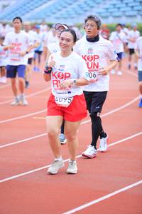 BIB: 4095
                            <button type="button" onclick="openModal(5977179)" class="btn btn-primary btn-sm float-right btn-popup" data-toggle="modal" data-target=".modal-high-quality">
                        <i class="fas fa-shopping-cart"></i> Add to Cart
                    </button>
                                            <button type="button" onclick="isThisMe(5977179, true)" class="btn btn-success btn-sm float-right btn-popup btn-isme hidden" data-toggle="tooltip" data-placement="bottom" title="นี่คือรูปของคุณใช่ไหม คลิกที่นี่เพื่อเอาเข้าอัลบั้ม">
                        <i class="fas fa-plus"></i> Add to album
                    </button>
                    <button type="button" onclick="isThisMe(5977179, false)" class="btn btn-warning btn-sm float-right btn-popup btn-isnotme hidden">
                        <i class="fas fa-ban"></i> Remove from album
                    </button>