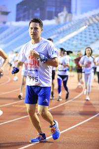 BIB: 201, 7995
                            <button type="button" onclick="openModal(5940923)" class="btn btn-primary btn-sm float-right btn-popup" data-toggle="modal" data-target=".modal-high-quality">
                        <i class="fas fa-shopping-cart"></i> Add to Cart
                    </button>
                                            <button type="button" onclick="isThisMe(5940923, true)" class="btn btn-success btn-sm float-right btn-popup btn-isme hidden" data-toggle="tooltip" data-placement="bottom" title="นี่คือรูปของคุณใช่ไหม คลิกที่นี่เพื่อเอาเข้าอัลบั้ม">
                        <i class="fas fa-plus"></i> Add to album
                    </button>
                    <button type="button" onclick="isThisMe(5940923, false)" class="btn btn-warning btn-sm float-right btn-popup btn-isnotme hidden">
                        <i class="fas fa-ban"></i> Remove from album
                    </button>