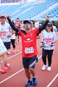 BIB: 573, 8551, 2422
                            <button type="button" onclick="openModal(5968477)" class="btn btn-primary btn-sm float-right btn-popup" data-toggle="modal" data-target=".modal-high-quality">
                        <i class="fas fa-shopping-cart"></i> Add to Cart
                    </button>
                                            <button type="button" onclick="isThisMe(5968477, true)" class="btn btn-success btn-sm float-right btn-popup btn-isme hidden" data-toggle="tooltip" data-placement="bottom" title="นี่คือรูปของคุณใช่ไหม คลิกที่นี่เพื่อเอาเข้าอัลบั้ม">
                        <i class="fas fa-plus"></i> Add to album
                    </button>
                    <button type="button" onclick="isThisMe(5968477, false)" class="btn btn-warning btn-sm float-right btn-popup btn-isnotme hidden">
                        <i class="fas fa-ban"></i> Remove from album
                    </button>