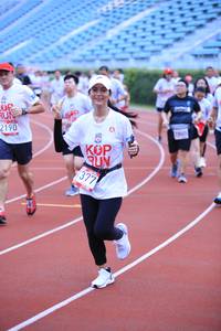 BIB: 2190, 1377
                            <button type="button" onclick="openModal(5951842)" class="btn btn-primary btn-sm float-right btn-popup" data-toggle="modal" data-target=".modal-high-quality">
                        <i class="fas fa-shopping-cart"></i> Add to Cart
                    </button>
                                            <button type="button" onclick="isThisMe(5951842, true)" class="btn btn-success btn-sm float-right btn-popup btn-isme hidden" data-toggle="tooltip" data-placement="bottom" title="นี่คือรูปของคุณใช่ไหม คลิกที่นี่เพื่อเอาเข้าอัลบั้ม">
                        <i class="fas fa-plus"></i> Add to album
                    </button>
                    <button type="button" onclick="isThisMe(5951842, false)" class="btn btn-warning btn-sm float-right btn-popup btn-isnotme hidden">
                        <i class="fas fa-ban"></i> Remove from album
                    </button>