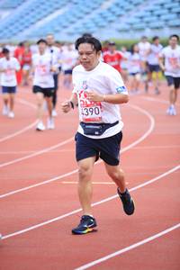 BIB: 4390
                            <button type="button" onclick="openModal(5970939)" class="btn btn-primary btn-sm float-right btn-popup" data-toggle="modal" data-target=".modal-high-quality">
                        <i class="fas fa-shopping-cart"></i> Add to Cart
                    </button>
                                            <button type="button" onclick="isThisMe(5970939, true)" class="btn btn-success btn-sm float-right btn-popup btn-isme hidden" data-toggle="tooltip" data-placement="bottom" title="นี่คือรูปของคุณใช่ไหม คลิกที่นี่เพื่อเอาเข้าอัลบั้ม">
                        <i class="fas fa-plus"></i> Add to album
                    </button>
                    <button type="button" onclick="isThisMe(5970939, false)" class="btn btn-warning btn-sm float-right btn-popup btn-isnotme hidden">
                        <i class="fas fa-ban"></i> Remove from album
                    </button>