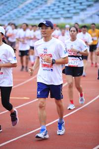 BIB: 439
                            <button type="button" onclick="openModal(5976250)" class="btn btn-primary btn-sm float-right btn-popup" data-toggle="modal" data-target=".modal-high-quality">
                        <i class="fas fa-shopping-cart"></i> Add to Cart
                    </button>
                                            <button type="button" onclick="isThisMe(5976250, true)" class="btn btn-success btn-sm float-right btn-popup btn-isme hidden" data-toggle="tooltip" data-placement="bottom" title="นี่คือรูปของคุณใช่ไหม คลิกที่นี่เพื่อเอาเข้าอัลบั้ม">
                        <i class="fas fa-plus"></i> Add to album
                    </button>
                    <button type="button" onclick="isThisMe(5976250, false)" class="btn btn-warning btn-sm float-right btn-popup btn-isnotme hidden">
                        <i class="fas fa-ban"></i> Remove from album
                    </button>