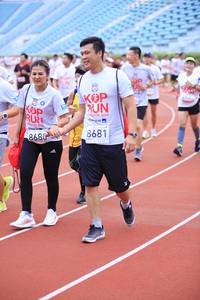 BIB: 2019, 8681, 8686
                            <button type="button" onclick="openModal(5975721)" class="btn btn-primary btn-sm float-right btn-popup" data-toggle="modal" data-target=".modal-high-quality">
                        <i class="fas fa-shopping-cart"></i> Add to Cart
                    </button>
                                            <button type="button" onclick="isThisMe(5975721, true)" class="btn btn-success btn-sm float-right btn-popup btn-isme hidden" data-toggle="tooltip" data-placement="bottom" title="นี่คือรูปของคุณใช่ไหม คลิกที่นี่เพื่อเอาเข้าอัลบั้ม">
                        <i class="fas fa-plus"></i> Add to album
                    </button>
                    <button type="button" onclick="isThisMe(5975721, false)" class="btn btn-warning btn-sm float-right btn-popup btn-isnotme hidden">
                        <i class="fas fa-ban"></i> Remove from album
                    </button>