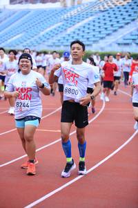 BIB: 8800, 8244
                            <button type="button" onclick="openModal(5969255)" class="btn btn-primary btn-sm float-right btn-popup" data-toggle="modal" data-target=".modal-high-quality">
                        <i class="fas fa-shopping-cart"></i> Add to Cart
                    </button>
                                            <button type="button" onclick="isThisMe(5969255, true)" class="btn btn-success btn-sm float-right btn-popup btn-isme hidden" data-toggle="tooltip" data-placement="bottom" title="นี่คือรูปของคุณใช่ไหม คลิกที่นี่เพื่อเอาเข้าอัลบั้ม">
                        <i class="fas fa-plus"></i> Add to album
                    </button>
                    <button type="button" onclick="isThisMe(5969255, false)" class="btn btn-warning btn-sm float-right btn-popup btn-isnotme hidden">
                        <i class="fas fa-ban"></i> Remove from album
                    </button>