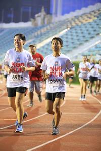 BIB: 6906, 6599
                            <button type="button" onclick="openModal(5931806)" class="btn btn-primary btn-sm float-right btn-popup" data-toggle="modal" data-target=".modal-high-quality">
                        <i class="fas fa-shopping-cart"></i> Add to Cart
                    </button>
                                            <button type="button" onclick="isThisMe(5931806, true)" class="btn btn-success btn-sm float-right btn-popup btn-isme hidden" data-toggle="tooltip" data-placement="bottom" title="นี่คือรูปของคุณใช่ไหม คลิกที่นี่เพื่อเอาเข้าอัลบั้ม">
                        <i class="fas fa-plus"></i> Add to album
                    </button>
                    <button type="button" onclick="isThisMe(5931806, false)" class="btn btn-warning btn-sm float-right btn-popup btn-isnotme hidden">
                        <i class="fas fa-ban"></i> Remove from album
                    </button>