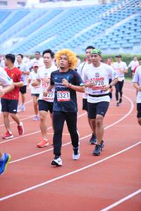 BIB: 728, 5321
                            <button type="button" onclick="openModal(5971109)" class="btn btn-primary btn-sm float-right btn-popup" data-toggle="modal" data-target=".modal-high-quality">
                        <i class="fas fa-shopping-cart"></i> Add to Cart
                    </button>
                                            <button type="button" onclick="isThisMe(5971109, true)" class="btn btn-success btn-sm float-right btn-popup btn-isme hidden" data-toggle="tooltip" data-placement="bottom" title="นี่คือรูปของคุณใช่ไหม คลิกที่นี่เพื่อเอาเข้าอัลบั้ม">
                        <i class="fas fa-plus"></i> Add to album
                    </button>
                    <button type="button" onclick="isThisMe(5971109, false)" class="btn btn-warning btn-sm float-right btn-popup btn-isnotme hidden">
                        <i class="fas fa-ban"></i> Remove from album
                    </button>