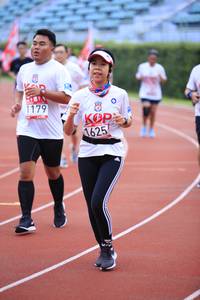 BIB: 1179, 1625
                            <button type="button" onclick="openModal(5975041)" class="btn btn-primary btn-sm float-right btn-popup" data-toggle="modal" data-target=".modal-high-quality">
                        <i class="fas fa-shopping-cart"></i> Add to Cart
                    </button>
                                            <button type="button" onclick="isThisMe(5975041, true)" class="btn btn-success btn-sm float-right btn-popup btn-isme hidden" data-toggle="tooltip" data-placement="bottom" title="นี่คือรูปของคุณใช่ไหม คลิกที่นี่เพื่อเอาเข้าอัลบั้ม">
                        <i class="fas fa-plus"></i> Add to album
                    </button>
                    <button type="button" onclick="isThisMe(5975041, false)" class="btn btn-warning btn-sm float-right btn-popup btn-isnotme hidden">
                        <i class="fas fa-ban"></i> Remove from album
                    </button>