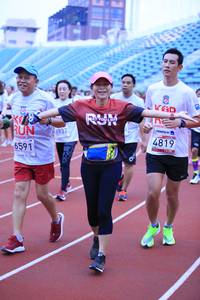 BIB: 8932, 4819, 203, 6591
                            <button type="button" onclick="openModal(5945325)" class="btn btn-primary btn-sm float-right btn-popup" data-toggle="modal" data-target=".modal-high-quality">
                        <i class="fas fa-shopping-cart"></i> Add to Cart
                    </button>
                                            <button type="button" onclick="isThisMe(5945325, true)" class="btn btn-success btn-sm float-right btn-popup btn-isme hidden" data-toggle="tooltip" data-placement="bottom" title="นี่คือรูปของคุณใช่ไหม คลิกที่นี่เพื่อเอาเข้าอัลบั้ม">
                        <i class="fas fa-plus"></i> Add to album
                    </button>
                    <button type="button" onclick="isThisMe(5945325, false)" class="btn btn-warning btn-sm float-right btn-popup btn-isnotme hidden">
                        <i class="fas fa-ban"></i> Remove from album
                    </button>