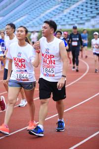 BIB: 1845, 1844
                            <button type="button" onclick="openModal(5975858)" class="btn btn-primary btn-sm float-right btn-popup" data-toggle="modal" data-target=".modal-high-quality">
                        <i class="fas fa-shopping-cart"></i> Add to Cart
                    </button>
                                            <button type="button" onclick="isThisMe(5975858, true)" class="btn btn-success btn-sm float-right btn-popup btn-isme hidden" data-toggle="tooltip" data-placement="bottom" title="นี่คือรูปของคุณใช่ไหม คลิกที่นี่เพื่อเอาเข้าอัลบั้ม">
                        <i class="fas fa-plus"></i> Add to album
                    </button>
                    <button type="button" onclick="isThisMe(5975858, false)" class="btn btn-warning btn-sm float-right btn-popup btn-isnotme hidden">
                        <i class="fas fa-ban"></i> Remove from album
                    </button>