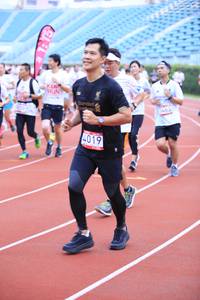 BIB: 9463, 4019
                            <button type="button" onclick="openModal(5968335)" class="btn btn-primary btn-sm float-right btn-popup" data-toggle="modal" data-target=".modal-high-quality">
                        <i class="fas fa-shopping-cart"></i> Add to Cart
                    </button>
                                            <button type="button" onclick="isThisMe(5968335, true)" class="btn btn-success btn-sm float-right btn-popup btn-isme hidden" data-toggle="tooltip" data-placement="bottom" title="นี่คือรูปของคุณใช่ไหม คลิกที่นี่เพื่อเอาเข้าอัลบั้ม">
                        <i class="fas fa-plus"></i> Add to album
                    </button>
                    <button type="button" onclick="isThisMe(5968335, false)" class="btn btn-warning btn-sm float-right btn-popup btn-isnotme hidden">
                        <i class="fas fa-ban"></i> Remove from album
                    </button>