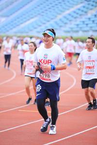 BIB: 5191, 5190, 198
                            <button type="button" onclick="openModal(5976994)" class="btn btn-primary btn-sm float-right btn-popup" data-toggle="modal" data-target=".modal-high-quality">
                        <i class="fas fa-shopping-cart"></i> Add to Cart
                    </button>
                                            <button type="button" onclick="isThisMe(5976994, true)" class="btn btn-success btn-sm float-right btn-popup btn-isme hidden" data-toggle="tooltip" data-placement="bottom" title="นี่คือรูปของคุณใช่ไหม คลิกที่นี่เพื่อเอาเข้าอัลบั้ม">
                        <i class="fas fa-plus"></i> Add to album
                    </button>
                    <button type="button" onclick="isThisMe(5976994, false)" class="btn btn-warning btn-sm float-right btn-popup btn-isnotme hidden">
                        <i class="fas fa-ban"></i> Remove from album
                    </button>