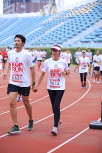 BIB: 5631, 5613
                            <button type="button" onclick="openModal(5976150)" class="btn btn-primary btn-sm float-right btn-popup" data-toggle="modal" data-target=".modal-high-quality">
                        <i class="fas fa-shopping-cart"></i> Add to Cart
                    </button>
                                            <button type="button" onclick="isThisMe(5976150, true)" class="btn btn-success btn-sm float-right btn-popup btn-isme hidden" data-toggle="tooltip" data-placement="bottom" title="นี่คือรูปของคุณใช่ไหม คลิกที่นี่เพื่อเอาเข้าอัลบั้ม">
                        <i class="fas fa-plus"></i> Add to album
                    </button>
                    <button type="button" onclick="isThisMe(5976150, false)" class="btn btn-warning btn-sm float-right btn-popup btn-isnotme hidden">
                        <i class="fas fa-ban"></i> Remove from album
                    </button>