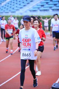 BIB: 2011, 8665
                            <button type="button" onclick="openModal(5959629)" class="btn btn-primary btn-sm float-right btn-popup" data-toggle="modal" data-target=".modal-high-quality">
                        <i class="fas fa-shopping-cart"></i> Add to Cart
                    </button>
                                            <button type="button" onclick="isThisMe(5959629, true)" class="btn btn-success btn-sm float-right btn-popup btn-isme hidden" data-toggle="tooltip" data-placement="bottom" title="นี่คือรูปของคุณใช่ไหม คลิกที่นี่เพื่อเอาเข้าอัลบั้ม">
                        <i class="fas fa-plus"></i> Add to album
                    </button>
                    <button type="button" onclick="isThisMe(5959629, false)" class="btn btn-warning btn-sm float-right btn-popup btn-isnotme hidden">
                        <i class="fas fa-ban"></i> Remove from album
                    </button>