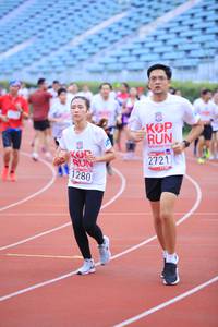 BIB: 1280, 2721
                            <button type="button" onclick="openModal(5972799)" class="btn btn-primary btn-sm float-right btn-popup" data-toggle="modal" data-target=".modal-high-quality">
                        <i class="fas fa-shopping-cart"></i> Add to Cart
                    </button>
                                            <button type="button" onclick="isThisMe(5972799, true)" class="btn btn-success btn-sm float-right btn-popup btn-isme hidden" data-toggle="tooltip" data-placement="bottom" title="นี่คือรูปของคุณใช่ไหม คลิกที่นี่เพื่อเอาเข้าอัลบั้ม">
                        <i class="fas fa-plus"></i> Add to album
                    </button>
                    <button type="button" onclick="isThisMe(5972799, false)" class="btn btn-warning btn-sm float-right btn-popup btn-isnotme hidden">
                        <i class="fas fa-ban"></i> Remove from album
                    </button>