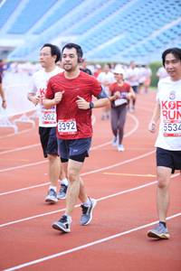 BIB: 5534, 502, 3392
                            <button type="button" onclick="openModal(5973153)" class="btn btn-primary btn-sm float-right btn-popup" data-toggle="modal" data-target=".modal-high-quality">
                        <i class="fas fa-shopping-cart"></i> Add to Cart
                    </button>
                                            <button type="button" onclick="isThisMe(5973153, true)" class="btn btn-success btn-sm float-right btn-popup btn-isme hidden" data-toggle="tooltip" data-placement="bottom" title="นี่คือรูปของคุณใช่ไหม คลิกที่นี่เพื่อเอาเข้าอัลบั้ม">
                        <i class="fas fa-plus"></i> Add to album
                    </button>
                    <button type="button" onclick="isThisMe(5973153, false)" class="btn btn-warning btn-sm float-right btn-popup btn-isnotme hidden">
                        <i class="fas fa-ban"></i> Remove from album
                    </button>