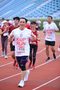 BIB: 1703, 1998
                            <button type="button" onclick="openModal(5973226)" class="btn btn-primary btn-sm float-right btn-popup" data-toggle="modal" data-target=".modal-high-quality">
                        <i class="fas fa-shopping-cart"></i> Add to Cart
                    </button>
                                            <button type="button" onclick="isThisMe(5973226, true)" class="btn btn-success btn-sm float-right btn-popup btn-isme hidden" data-toggle="tooltip" data-placement="bottom" title="นี่คือรูปของคุณใช่ไหม คลิกที่นี่เพื่อเอาเข้าอัลบั้ม">
                        <i class="fas fa-plus"></i> Add to album
                    </button>
                    <button type="button" onclick="isThisMe(5973226, false)" class="btn btn-warning btn-sm float-right btn-popup btn-isnotme hidden">
                        <i class="fas fa-ban"></i> Remove from album
                    </button>