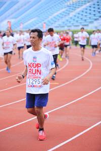 BIB: 203, 1295
                            <button type="button" onclick="openModal(5975587)" class="btn btn-primary btn-sm float-right btn-popup" data-toggle="modal" data-target=".modal-high-quality">
                        <i class="fas fa-shopping-cart"></i> Add to Cart
                    </button>
                                            <button type="button" onclick="isThisMe(5975587, true)" class="btn btn-success btn-sm float-right btn-popup btn-isme hidden" data-toggle="tooltip" data-placement="bottom" title="นี่คือรูปของคุณใช่ไหม คลิกที่นี่เพื่อเอาเข้าอัลบั้ม">
                        <i class="fas fa-plus"></i> Add to album
                    </button>
                    <button type="button" onclick="isThisMe(5975587, false)" class="btn btn-warning btn-sm float-right btn-popup btn-isnotme hidden">
                        <i class="fas fa-ban"></i> Remove from album
                    </button>