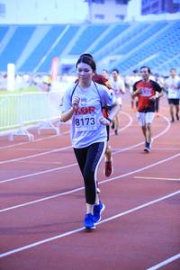 BIB: 8173
                            <button type="button" onclick="openModal(5945101)" class="btn btn-primary btn-sm float-right btn-popup" data-toggle="modal" data-target=".modal-high-quality">
                        <i class="fas fa-shopping-cart"></i> Add to Cart
                    </button>
                                            <button type="button" onclick="isThisMe(5945101, true)" class="btn btn-success btn-sm float-right btn-popup btn-isme hidden" data-toggle="tooltip" data-placement="bottom" title="นี่คือรูปของคุณใช่ไหม คลิกที่นี่เพื่อเอาเข้าอัลบั้ม">
                        <i class="fas fa-plus"></i> Add to album
                    </button>
                    <button type="button" onclick="isThisMe(5945101, false)" class="btn btn-warning btn-sm float-right btn-popup btn-isnotme hidden">
                        <i class="fas fa-ban"></i> Remove from album
                    </button>