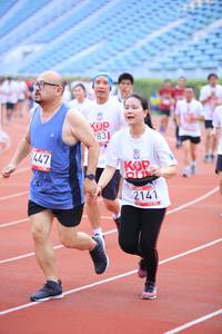 BIB: 447, 2141
                            <button type="button" onclick="openModal(5977265)" class="btn btn-primary btn-sm float-right btn-popup" data-toggle="modal" data-target=".modal-high-quality">
                        <i class="fas fa-shopping-cart"></i> Add to Cart
                    </button>
                                            <button type="button" onclick="isThisMe(5977265, true)" class="btn btn-success btn-sm float-right btn-popup btn-isme hidden" data-toggle="tooltip" data-placement="bottom" title="นี่คือรูปของคุณใช่ไหม คลิกที่นี่เพื่อเอาเข้าอัลบั้ม">
                        <i class="fas fa-plus"></i> Add to album
                    </button>
                    <button type="button" onclick="isThisMe(5977265, false)" class="btn btn-warning btn-sm float-right btn-popup btn-isnotme hidden">
                        <i class="fas fa-ban"></i> Remove from album
                    </button>