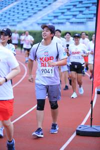 BIB: 7525, 9041
                            <button type="button" onclick="openModal(5950639)" class="btn btn-primary btn-sm float-right btn-popup" data-toggle="modal" data-target=".modal-high-quality">
                        <i class="fas fa-shopping-cart"></i> Add to Cart
                    </button>
                                            <button type="button" onclick="isThisMe(5950639, true)" class="btn btn-success btn-sm float-right btn-popup btn-isme hidden" data-toggle="tooltip" data-placement="bottom" title="นี่คือรูปของคุณใช่ไหม คลิกที่นี่เพื่อเอาเข้าอัลบั้ม">
                        <i class="fas fa-plus"></i> Add to album
                    </button>
                    <button type="button" onclick="isThisMe(5950639, false)" class="btn btn-warning btn-sm float-right btn-popup btn-isnotme hidden">
                        <i class="fas fa-ban"></i> Remove from album
                    </button>