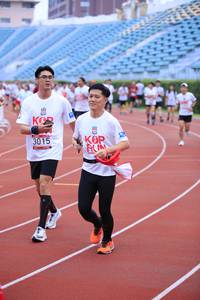 BIB: 3015
                            <button type="button" onclick="openModal(5970220)" class="btn btn-primary btn-sm float-right btn-popup" data-toggle="modal" data-target=".modal-high-quality">
                        <i class="fas fa-shopping-cart"></i> Add to Cart
                    </button>
                                            <button type="button" onclick="isThisMe(5970220, true)" class="btn btn-success btn-sm float-right btn-popup btn-isme hidden" data-toggle="tooltip" data-placement="bottom" title="นี่คือรูปของคุณใช่ไหม คลิกที่นี่เพื่อเอาเข้าอัลบั้ม">
                        <i class="fas fa-plus"></i> Add to album
                    </button>
                    <button type="button" onclick="isThisMe(5970220, false)" class="btn btn-warning btn-sm float-right btn-popup btn-isnotme hidden">
                        <i class="fas fa-ban"></i> Remove from album
                    </button>