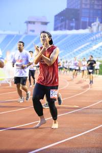 BIB: 620, 204
                            <button type="button" onclick="openModal(5942685)" class="btn btn-primary btn-sm float-right btn-popup" data-toggle="modal" data-target=".modal-high-quality">
                        <i class="fas fa-shopping-cart"></i> Add to Cart
                    </button>
                                            <button type="button" onclick="isThisMe(5942685, true)" class="btn btn-success btn-sm float-right btn-popup btn-isme hidden" data-toggle="tooltip" data-placement="bottom" title="นี่คือรูปของคุณใช่ไหม คลิกที่นี่เพื่อเอาเข้าอัลบั้ม">
                        <i class="fas fa-plus"></i> Add to album
                    </button>
                    <button type="button" onclick="isThisMe(5942685, false)" class="btn btn-warning btn-sm float-right btn-popup btn-isnotme hidden">
                        <i class="fas fa-ban"></i> Remove from album
                    </button>