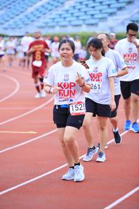 BIB: 035, 261, 1525
                            <button type="button" onclick="openModal(5972275)" class="btn btn-primary btn-sm float-right btn-popup" data-toggle="modal" data-target=".modal-high-quality">
                        <i class="fas fa-shopping-cart"></i> Add to Cart
                    </button>
                                            <button type="button" onclick="isThisMe(5972275, true)" class="btn btn-success btn-sm float-right btn-popup btn-isme hidden" data-toggle="tooltip" data-placement="bottom" title="นี่คือรูปของคุณใช่ไหม คลิกที่นี่เพื่อเอาเข้าอัลบั้ม">
                        <i class="fas fa-plus"></i> Add to album
                    </button>
                    <button type="button" onclick="isThisMe(5972275, false)" class="btn btn-warning btn-sm float-right btn-popup btn-isnotme hidden">
                        <i class="fas fa-ban"></i> Remove from album
                    </button>