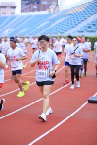 BIB: 5201
                            <button type="button" onclick="openModal(5970177)" class="btn btn-primary btn-sm float-right btn-popup" data-toggle="modal" data-target=".modal-high-quality">
                        <i class="fas fa-shopping-cart"></i> Add to Cart
                    </button>
                                            <button type="button" onclick="isThisMe(5970177, true)" class="btn btn-success btn-sm float-right btn-popup btn-isme hidden" data-toggle="tooltip" data-placement="bottom" title="นี่คือรูปของคุณใช่ไหม คลิกที่นี่เพื่อเอาเข้าอัลบั้ม">
                        <i class="fas fa-plus"></i> Add to album
                    </button>
                    <button type="button" onclick="isThisMe(5970177, false)" class="btn btn-warning btn-sm float-right btn-popup btn-isnotme hidden">
                        <i class="fas fa-ban"></i> Remove from album
                    </button>