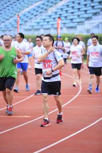 BIB: 595
                            <button type="button" onclick="openModal(5975652)" class="btn btn-primary btn-sm float-right btn-popup" data-toggle="modal" data-target=".modal-high-quality">
                        <i class="fas fa-shopping-cart"></i> Add to Cart
                    </button>
                                            <button type="button" onclick="isThisMe(5975652, true)" class="btn btn-success btn-sm float-right btn-popup btn-isme hidden" data-toggle="tooltip" data-placement="bottom" title="นี่คือรูปของคุณใช่ไหม คลิกที่นี่เพื่อเอาเข้าอัลบั้ม">
                        <i class="fas fa-plus"></i> Add to album
                    </button>
                    <button type="button" onclick="isThisMe(5975652, false)" class="btn btn-warning btn-sm float-right btn-popup btn-isnotme hidden">
                        <i class="fas fa-ban"></i> Remove from album
                    </button>