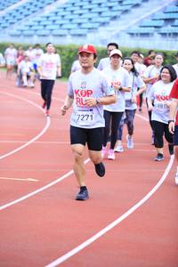 BIB: 886, 7271
                            <button type="button" onclick="openModal(5969300)" class="btn btn-primary btn-sm float-right btn-popup" data-toggle="modal" data-target=".modal-high-quality">
                        <i class="fas fa-shopping-cart"></i> Add to Cart
                    </button>
                                            <button type="button" onclick="isThisMe(5969300, true)" class="btn btn-success btn-sm float-right btn-popup btn-isme hidden" data-toggle="tooltip" data-placement="bottom" title="นี่คือรูปของคุณใช่ไหม คลิกที่นี่เพื่อเอาเข้าอัลบั้ม">
                        <i class="fas fa-plus"></i> Add to album
                    </button>
                    <button type="button" onclick="isThisMe(5969300, false)" class="btn btn-warning btn-sm float-right btn-popup btn-isnotme hidden">
                        <i class="fas fa-ban"></i> Remove from album
                    </button>