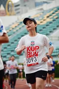 BIB: 3093
                            <button type="button" onclick="openModal(6025957)" class="btn btn-primary btn-sm float-right btn-popup" data-toggle="modal" data-target=".modal-high-quality">
                        <i class="fas fa-shopping-cart"></i> Add to Cart
                    </button>
                                            <button type="button" onclick="isThisMe(6025957, true)" class="btn btn-success btn-sm float-right btn-popup btn-isme hidden" data-toggle="tooltip" data-placement="bottom" title="นี่คือรูปของคุณใช่ไหม คลิกที่นี่เพื่อเอาเข้าอัลบั้ม">
                        <i class="fas fa-plus"></i> Add to album
                    </button>
                    <button type="button" onclick="isThisMe(6025957, false)" class="btn btn-warning btn-sm float-right btn-popup btn-isnotme hidden">
                        <i class="fas fa-ban"></i> Remove from album
                    </button>