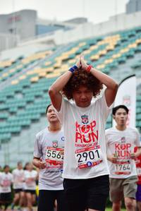 BIB: 556, 2901, 201, 1764
                            <button type="button" onclick="openModal(6025231)" class="btn btn-primary btn-sm float-right btn-popup" data-toggle="modal" data-target=".modal-high-quality">
                        <i class="fas fa-shopping-cart"></i> Add to Cart
                    </button>
                                            <button type="button" onclick="isThisMe(6025231, true)" class="btn btn-success btn-sm float-right btn-popup btn-isme hidden" data-toggle="tooltip" data-placement="bottom" title="นี่คือรูปของคุณใช่ไหม คลิกที่นี่เพื่อเอาเข้าอัลบั้ม">
                        <i class="fas fa-plus"></i> Add to album
                    </button>
                    <button type="button" onclick="isThisMe(6025231, false)" class="btn btn-warning btn-sm float-right btn-popup btn-isnotme hidden">
                        <i class="fas fa-ban"></i> Remove from album
                    </button>