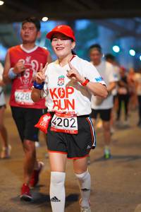 BIB: 428, 4202, 019
                            <button type="button" onclick="openModal(5887664)" class="btn btn-primary btn-sm float-right btn-popup" data-toggle="modal" data-target=".modal-high-quality">
                        <i class="fas fa-shopping-cart"></i> Add to Cart
                    </button>
                                            <button type="button" onclick="isThisMe(5887664, true)" class="btn btn-success btn-sm float-right btn-popup btn-isme hidden" data-toggle="tooltip" data-placement="bottom" title="นี่คือรูปของคุณใช่ไหม คลิกที่นี่เพื่อเอาเข้าอัลบั้ม">
                        <i class="fas fa-plus"></i> Add to album
                    </button>
                    <button type="button" onclick="isThisMe(5887664, false)" class="btn btn-warning btn-sm float-right btn-popup btn-isnotme hidden">
                        <i class="fas fa-ban"></i> Remove from album
                    </button>