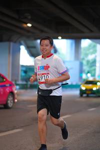 BIB: 4910
                            <button type="button" onclick="openModal(5898439)" class="btn btn-primary btn-sm float-right btn-popup" data-toggle="modal" data-target=".modal-high-quality">
                        <i class="fas fa-shopping-cart"></i> Add to Cart
                    </button>
                                            <button type="button" onclick="isThisMe(5898439, true)" class="btn btn-success btn-sm float-right btn-popup btn-isme hidden" data-toggle="tooltip" data-placement="bottom" title="นี่คือรูปของคุณใช่ไหม คลิกที่นี่เพื่อเอาเข้าอัลบั้ม">
                        <i class="fas fa-plus"></i> Add to album
                    </button>
                    <button type="button" onclick="isThisMe(5898439, false)" class="btn btn-warning btn-sm float-right btn-popup btn-isnotme hidden">
                        <i class="fas fa-ban"></i> Remove from album
                    </button>