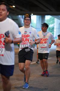 BIB: 3347, 2019, 1727
                            <button type="button" onclick="openModal(5897793)" class="btn btn-primary btn-sm float-right btn-popup" data-toggle="modal" data-target=".modal-high-quality">
                        <i class="fas fa-shopping-cart"></i> Add to Cart
                    </button>
                                            <button type="button" onclick="isThisMe(5897793, true)" class="btn btn-success btn-sm float-right btn-popup btn-isme hidden" data-toggle="tooltip" data-placement="bottom" title="นี่คือรูปของคุณใช่ไหม คลิกที่นี่เพื่อเอาเข้าอัลบั้ม">
                        <i class="fas fa-plus"></i> Add to album
                    </button>
                    <button type="button" onclick="isThisMe(5897793, false)" class="btn btn-warning btn-sm float-right btn-popup btn-isnotme hidden">
                        <i class="fas fa-ban"></i> Remove from album
                    </button>