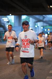 BIB: 1204, 0040
                            <button type="button" onclick="openModal(5916488)" class="btn btn-primary btn-sm float-right btn-popup" data-toggle="modal" data-target=".modal-high-quality">
                        <i class="fas fa-shopping-cart"></i> Add to Cart
                    </button>
                                            <button type="button" onclick="isThisMe(5916488, true)" class="btn btn-success btn-sm float-right btn-popup btn-isme hidden" data-toggle="tooltip" data-placement="bottom" title="นี่คือรูปของคุณใช่ไหม คลิกที่นี่เพื่อเอาเข้าอัลบั้ม">
                        <i class="fas fa-plus"></i> Add to album
                    </button>
                    <button type="button" onclick="isThisMe(5916488, false)" class="btn btn-warning btn-sm float-right btn-popup btn-isnotme hidden">
                        <i class="fas fa-ban"></i> Remove from album
                    </button>