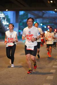 BIB: 3011, 3841, 610
                            <button type="button" onclick="openModal(5887328)" class="btn btn-primary btn-sm float-right btn-popup" data-toggle="modal" data-target=".modal-high-quality">
                        <i class="fas fa-shopping-cart"></i> Add to Cart
                    </button>
                                            <button type="button" onclick="isThisMe(5887328, true)" class="btn btn-success btn-sm float-right btn-popup btn-isme hidden" data-toggle="tooltip" data-placement="bottom" title="นี่คือรูปของคุณใช่ไหม คลิกที่นี่เพื่อเอาเข้าอัลบั้ม">
                        <i class="fas fa-plus"></i> Add to album
                    </button>
                    <button type="button" onclick="isThisMe(5887328, false)" class="btn btn-warning btn-sm float-right btn-popup btn-isnotme hidden">
                        <i class="fas fa-ban"></i> Remove from album
                    </button>