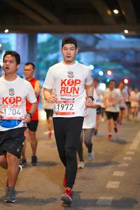 BIB: 201, 1704, 1972
                            <button type="button" onclick="openModal(5890667)" class="btn btn-primary btn-sm float-right btn-popup" data-toggle="modal" data-target=".modal-high-quality">
                        <i class="fas fa-shopping-cart"></i> Add to Cart
                    </button>
                                            <button type="button" onclick="isThisMe(5890667, true)" class="btn btn-success btn-sm float-right btn-popup btn-isme hidden" data-toggle="tooltip" data-placement="bottom" title="นี่คือรูปของคุณใช่ไหม คลิกที่นี่เพื่อเอาเข้าอัลบั้ม">
                        <i class="fas fa-plus"></i> Add to album
                    </button>
                    <button type="button" onclick="isThisMe(5890667, false)" class="btn btn-warning btn-sm float-right btn-popup btn-isnotme hidden">
                        <i class="fas fa-ban"></i> Remove from album
                    </button>