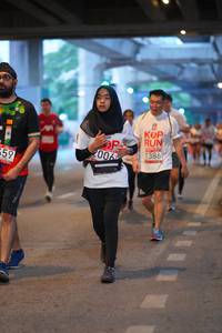 BIB: 1386, 2006
                            <button type="button" onclick="openModal(5917563)" class="btn btn-primary btn-sm float-right btn-popup" data-toggle="modal" data-target=".modal-high-quality">
                        <i class="fas fa-shopping-cart"></i> Add to Cart
                    </button>
                                            <button type="button" onclick="isThisMe(5917563, true)" class="btn btn-success btn-sm float-right btn-popup btn-isme hidden" data-toggle="tooltip" data-placement="bottom" title="นี่คือรูปของคุณใช่ไหม คลิกที่นี่เพื่อเอาเข้าอัลบั้ม">
                        <i class="fas fa-plus"></i> Add to album
                    </button>
                    <button type="button" onclick="isThisMe(5917563, false)" class="btn btn-warning btn-sm float-right btn-popup btn-isnotme hidden">
                        <i class="fas fa-ban"></i> Remove from album
                    </button>