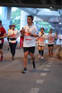 BIB: 3315, 8154, 1905
                            <button type="button" onclick="openModal(5897892)" class="btn btn-primary btn-sm float-right btn-popup" data-toggle="modal" data-target=".modal-high-quality">
                        <i class="fas fa-shopping-cart"></i> Add to Cart
                    </button>
                                            <button type="button" onclick="isThisMe(5897892, true)" class="btn btn-success btn-sm float-right btn-popup btn-isme hidden" data-toggle="tooltip" data-placement="bottom" title="นี่คือรูปของคุณใช่ไหม คลิกที่นี่เพื่อเอาเข้าอัลบั้ม">
                        <i class="fas fa-plus"></i> Add to album
                    </button>
                    <button type="button" onclick="isThisMe(5897892, false)" class="btn btn-warning btn-sm float-right btn-popup btn-isnotme hidden">
                        <i class="fas fa-ban"></i> Remove from album
                    </button>