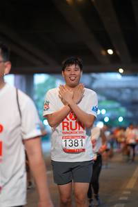 BIB: 201, 1381
                            <button type="button" onclick="openModal(5917625)" class="btn btn-primary btn-sm float-right btn-popup" data-toggle="modal" data-target=".modal-high-quality">
                        <i class="fas fa-shopping-cart"></i> Add to Cart
                    </button>
                                            <button type="button" onclick="isThisMe(5917625, true)" class="btn btn-success btn-sm float-right btn-popup btn-isme hidden" data-toggle="tooltip" data-placement="bottom" title="นี่คือรูปของคุณใช่ไหม คลิกที่นี่เพื่อเอาเข้าอัลบั้ม">
                        <i class="fas fa-plus"></i> Add to album
                    </button>
                    <button type="button" onclick="isThisMe(5917625, false)" class="btn btn-warning btn-sm float-right btn-popup btn-isnotme hidden">
                        <i class="fas fa-ban"></i> Remove from album
                    </button>