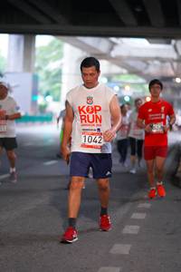 BIB: 2013, 1042
                            <button type="button" onclick="openModal(5924400)" class="btn btn-primary btn-sm float-right btn-popup" data-toggle="modal" data-target=".modal-high-quality">
                        <i class="fas fa-shopping-cart"></i> Add to Cart
                    </button>
                                            <button type="button" onclick="isThisMe(5924400, true)" class="btn btn-success btn-sm float-right btn-popup btn-isme hidden" data-toggle="tooltip" data-placement="bottom" title="นี่คือรูปของคุณใช่ไหม คลิกที่นี่เพื่อเอาเข้าอัลบั้ม">
                        <i class="fas fa-plus"></i> Add to album
                    </button>
                    <button type="button" onclick="isThisMe(5924400, false)" class="btn btn-warning btn-sm float-right btn-popup btn-isnotme hidden">
                        <i class="fas fa-ban"></i> Remove from album
                    </button>